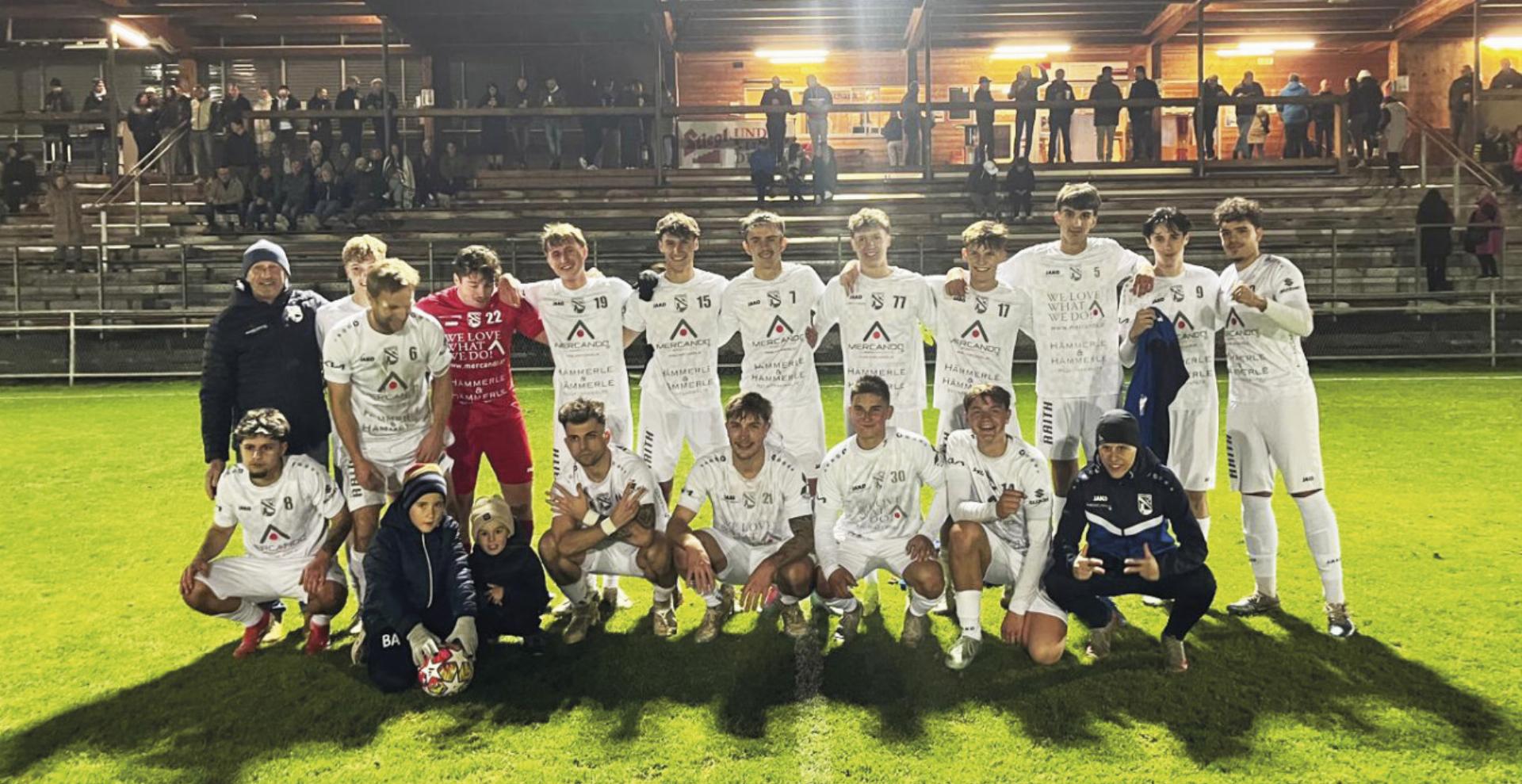 Die Mannschaft des ATV Irdning jubelte mit ihren Fans nach dem mehr als wichtigen 2:1-Sieg gegen Zeltweg. Foto: ATV Irdning