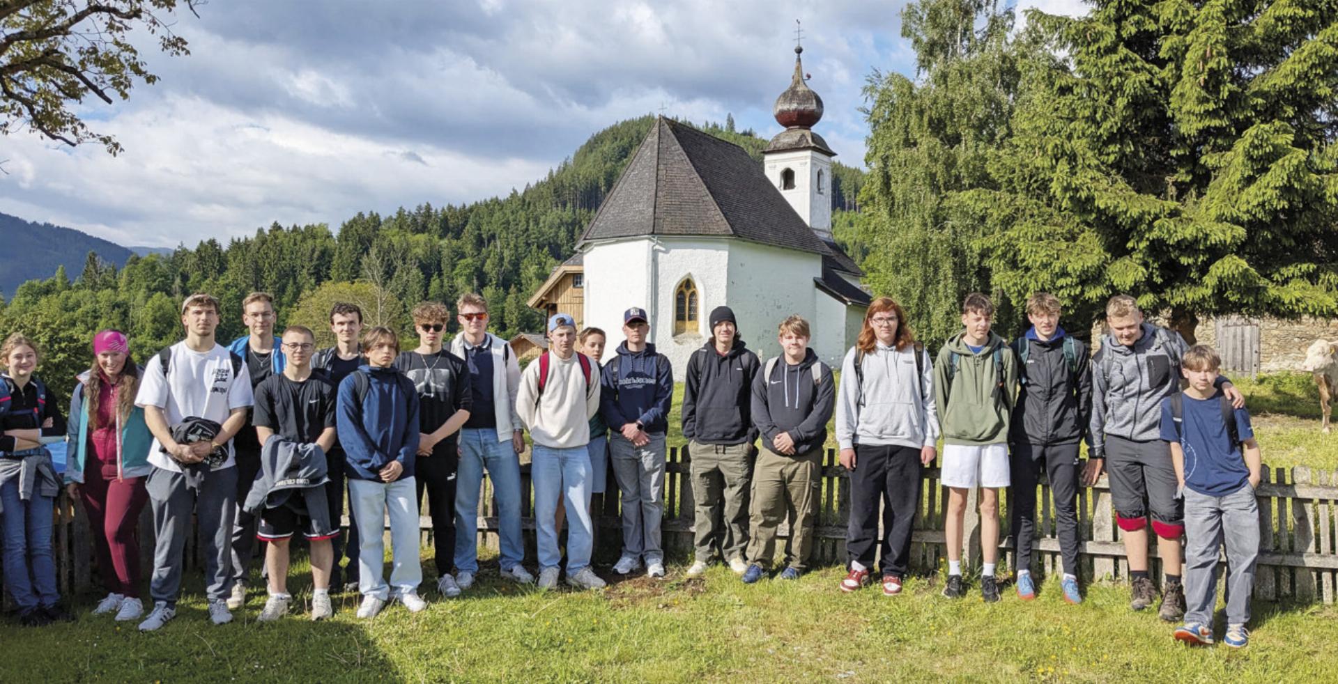 Willkommene Auszeit vom Schulalltag: Eine Wallfahrt bot Schülerinnen und Schülern der HAK Liezen eine inspirierende Gelegenheit zur Reflexion und Begegnung. Foto: Christoph Huber
