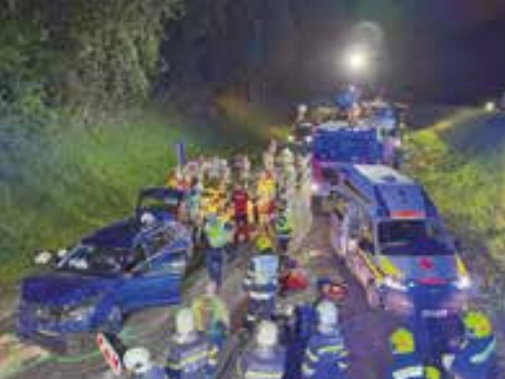 Haus - Mehrere Verletzte nach Auffahrunfall