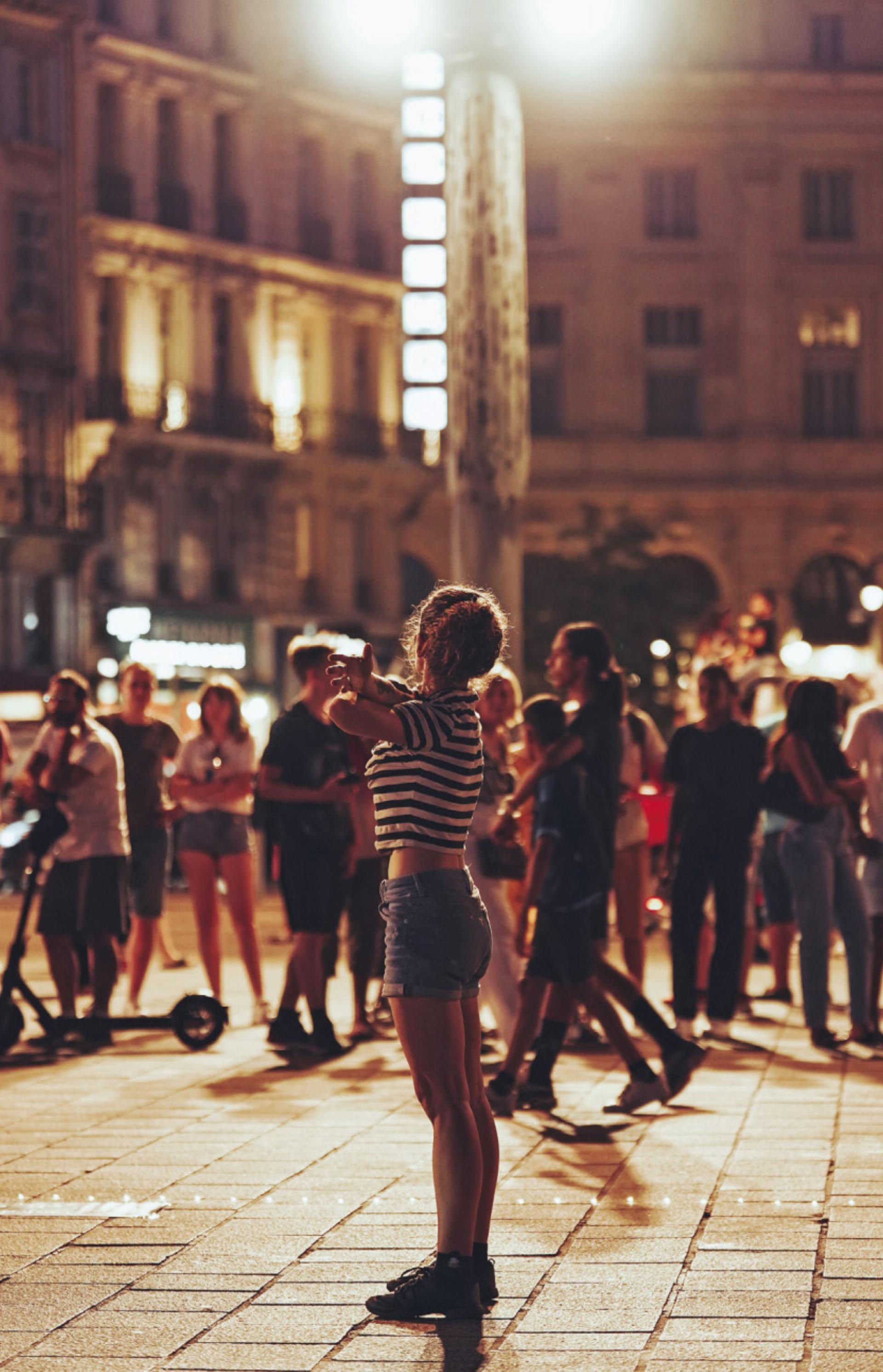 „Einsamkeit wird am stärksten nicht in Abwesenheit, sondern in Anwesenheit von anderen empfunden, für die man selbst fremd bleibt“, sagt der Erziehungswissenschaftler Jörg Zirfas. - Das Bild wird blockiert. – Möglicherweise durch einen aktiven Adblocker.