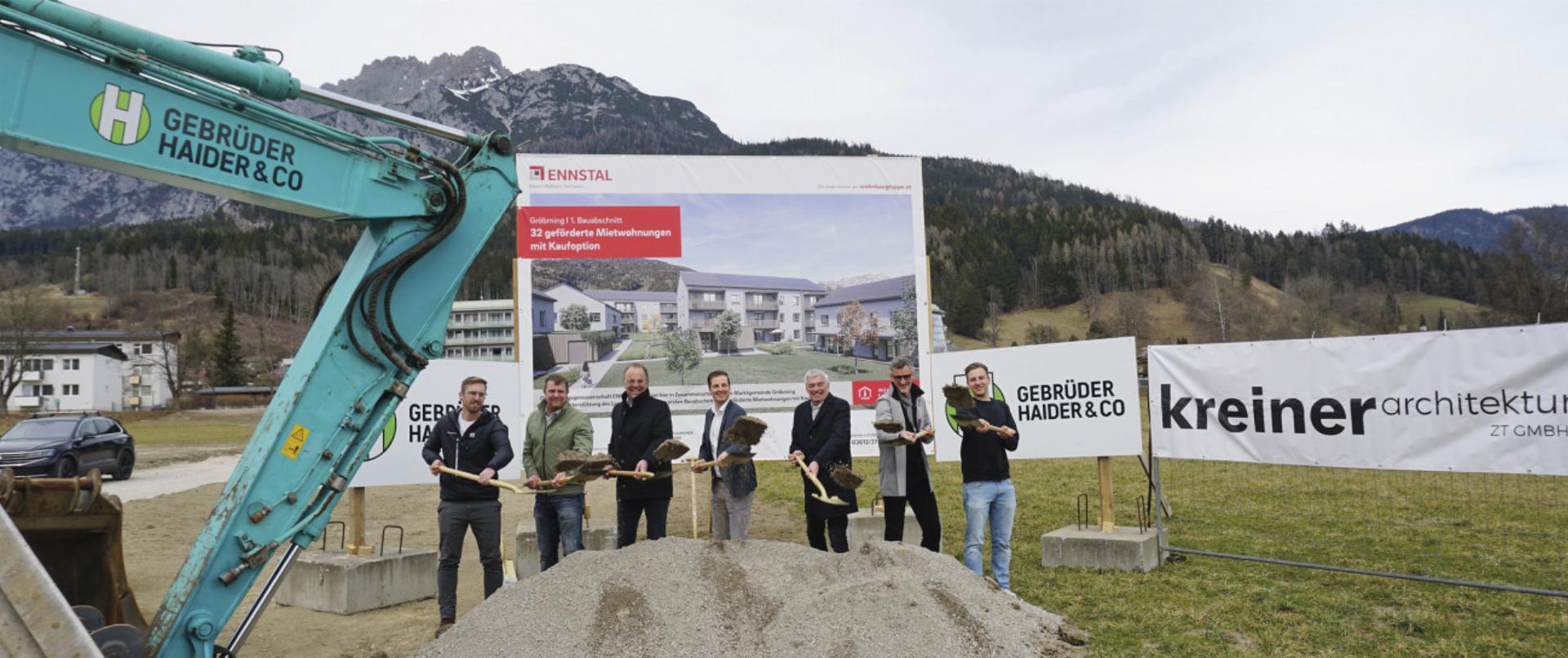 32 geförderte Wohnungen entstehen im Osten von Gröbming, gegenüber dem Reha-Zentrum. Foto: Gemeinde Gröbming
