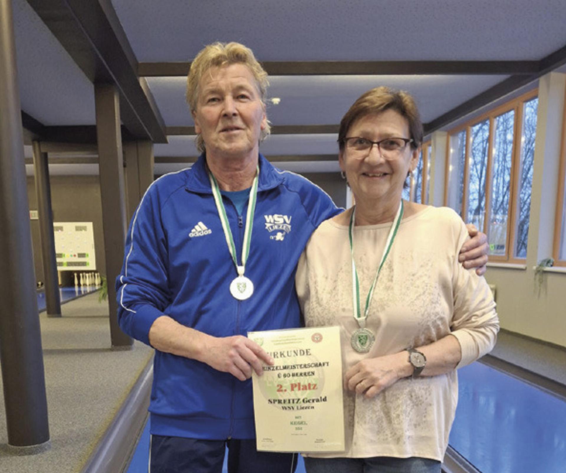Gerald und Angelika Spreitz vom WSV Liezen holten sich bei der steirischen Einzelmeisterschaft die Silbermedaillen in der Altersstufe Ü60. 
Foto: WSV/Kegeln - Das Bild wird blockiert. – Möglicherweise durch einen aktiven Adblocker.