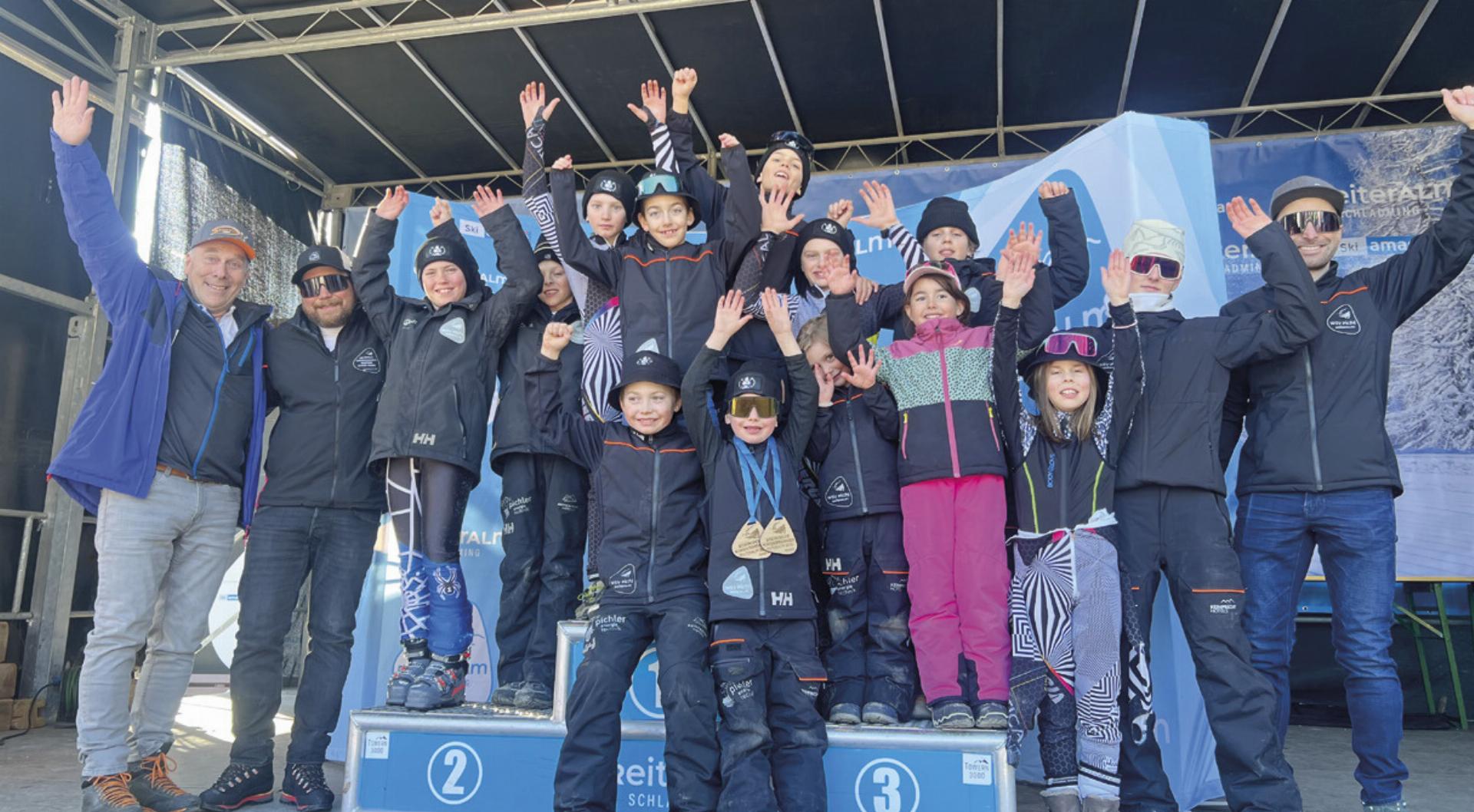 Die erfolgreichen Kinder beim alpinen Kindercup auf der Reiteralm. - Das Bild wird blockiert. – Möglicherweise durch einen aktiven Adblocker.