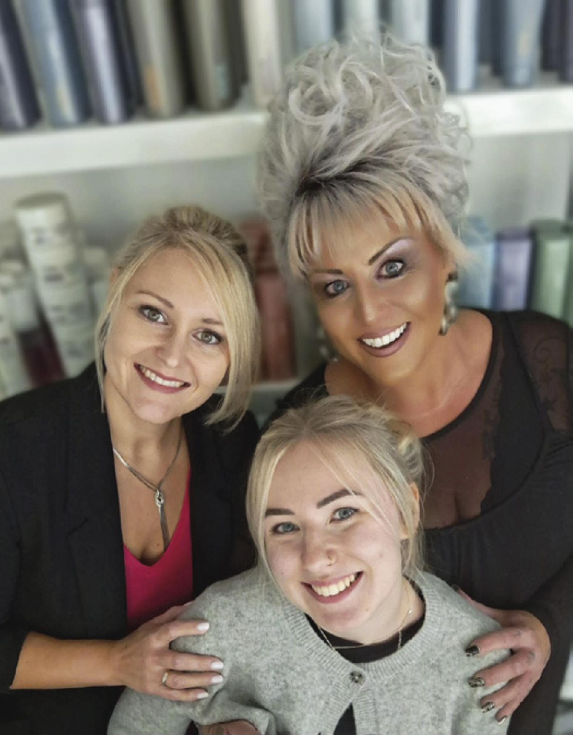 Das Dreier-Team von „Hairg’richt“: Anna Bichler, Amelie Pretscher und Tanja Schuster. bezahlte Anzeige