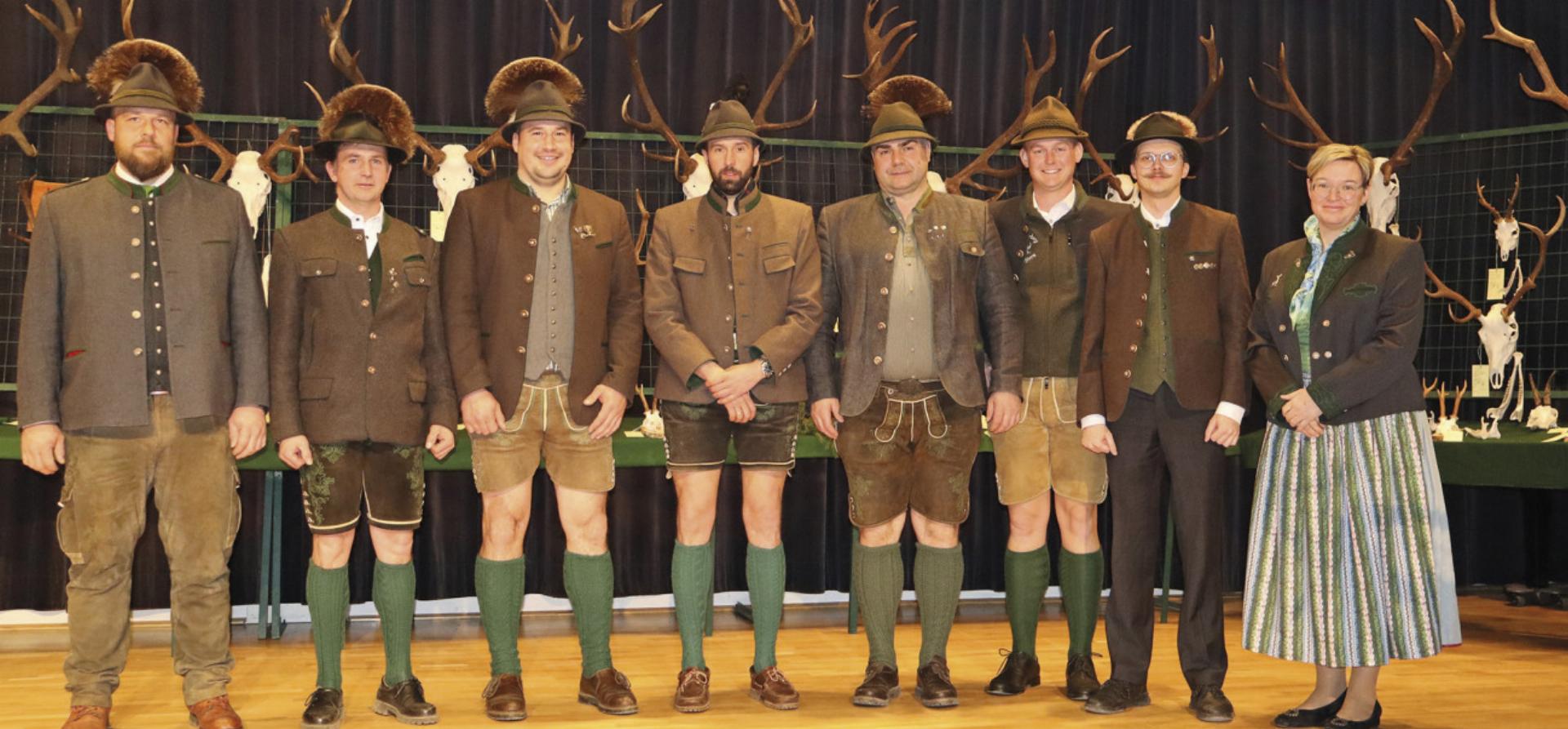Der neue Vorstand der Gröbminger Jäger (v.l.): Obmann Martin Mayer, Karl Pichler, Christian Mayer, Alfred Kukula, Andreas Lengdorfer, Erhard Landl, Jakob Gruber und Ingrid Prieger-Edlinger. Foto: JSV