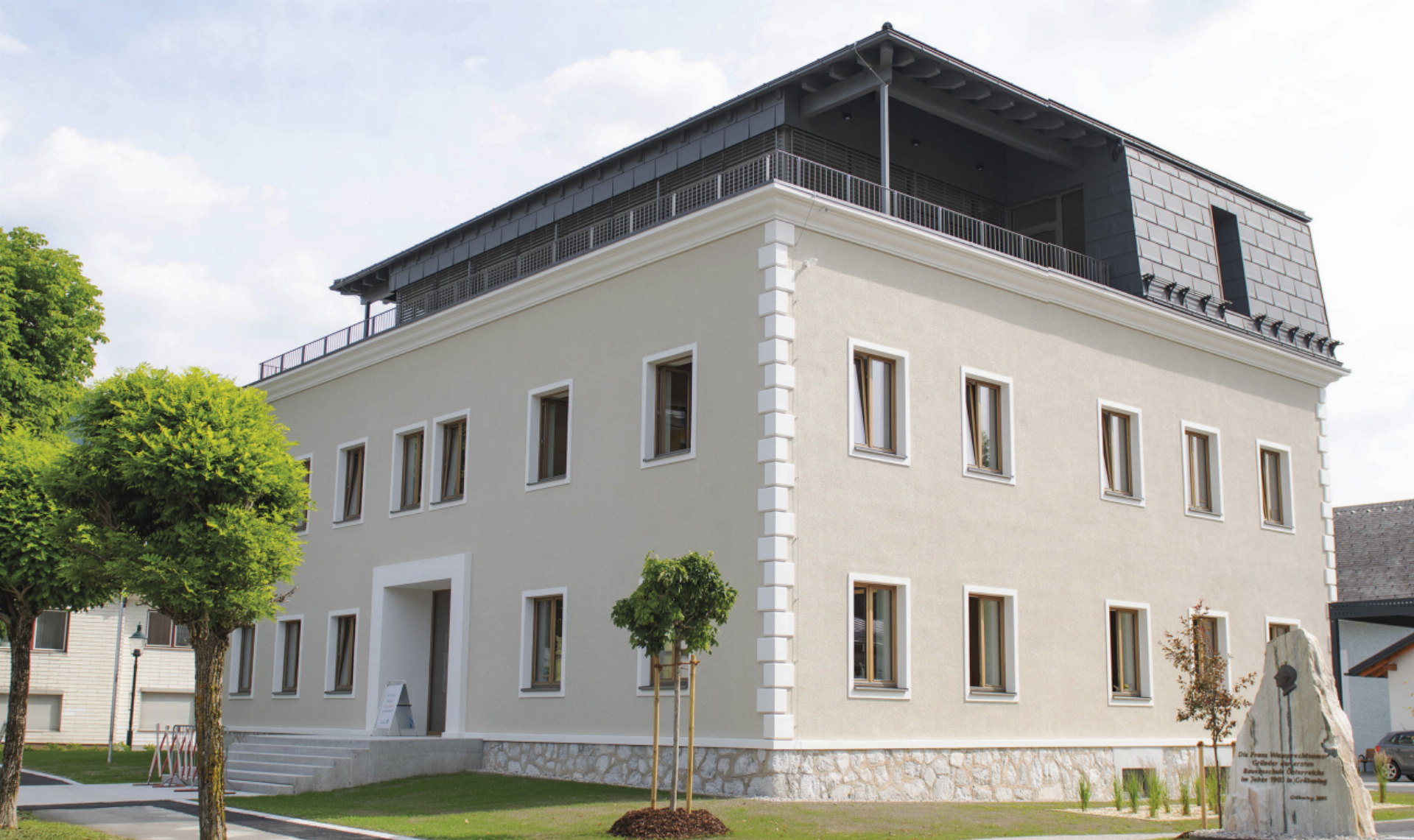 Das Gröbminger Rathaus wurde binnen eines Jahres vom „hässlichsten Haus der Straße“ zum Glanzstück aufgemöbelt.