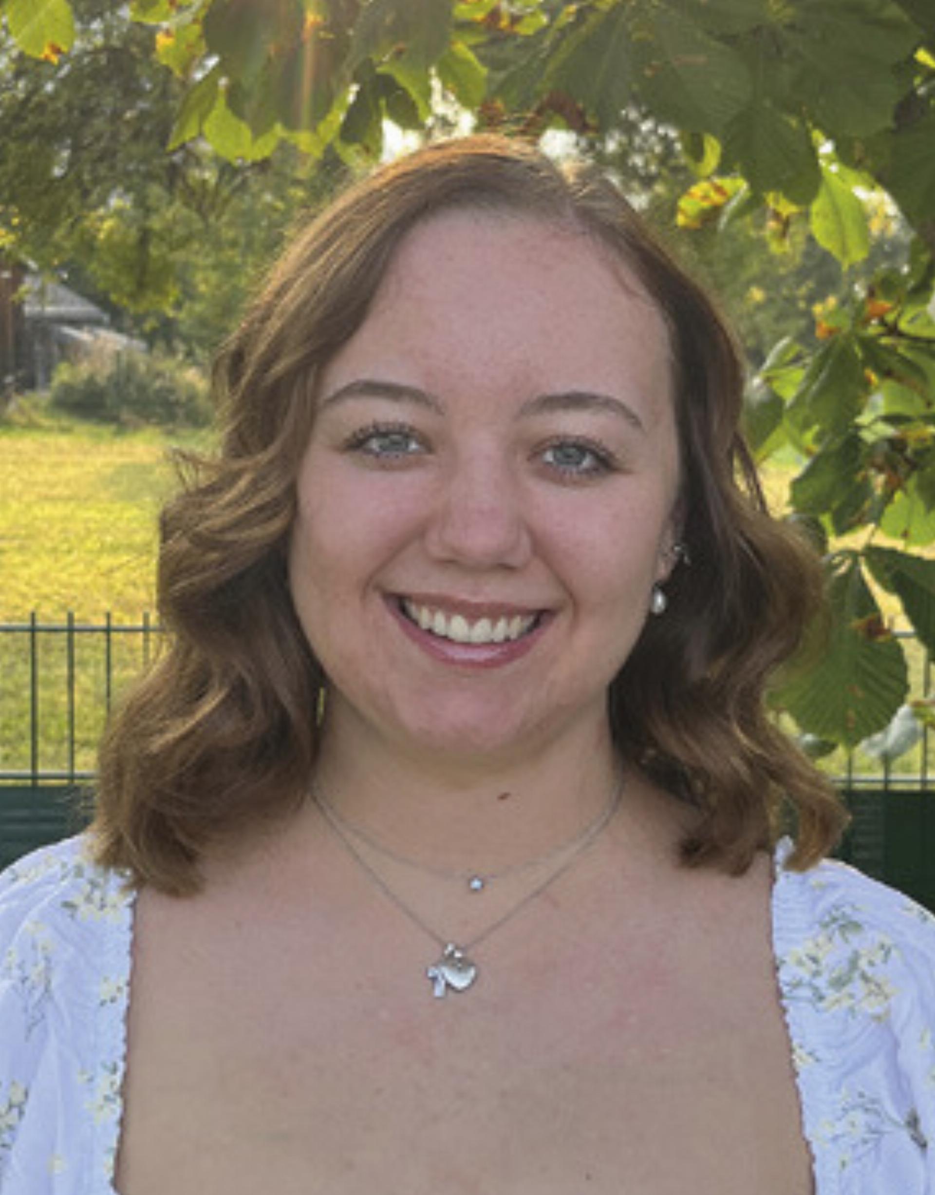 Julia Götzenauer, Religionslehrerin