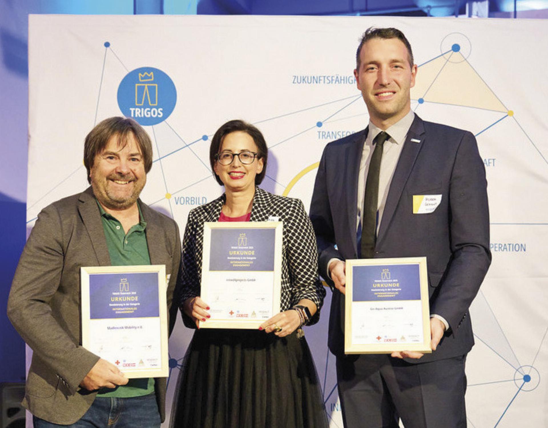 Die Top 3: Werner Madlencnik, Inhaber Easy Drivers Radfahrschule, Verena Riedler, Geschäftsführerin von Crowd4Projects, und Hubert Gernot, Geschäftsführer von Gis Aqua Austria (v.l.).

Foto: Markus Korenjak