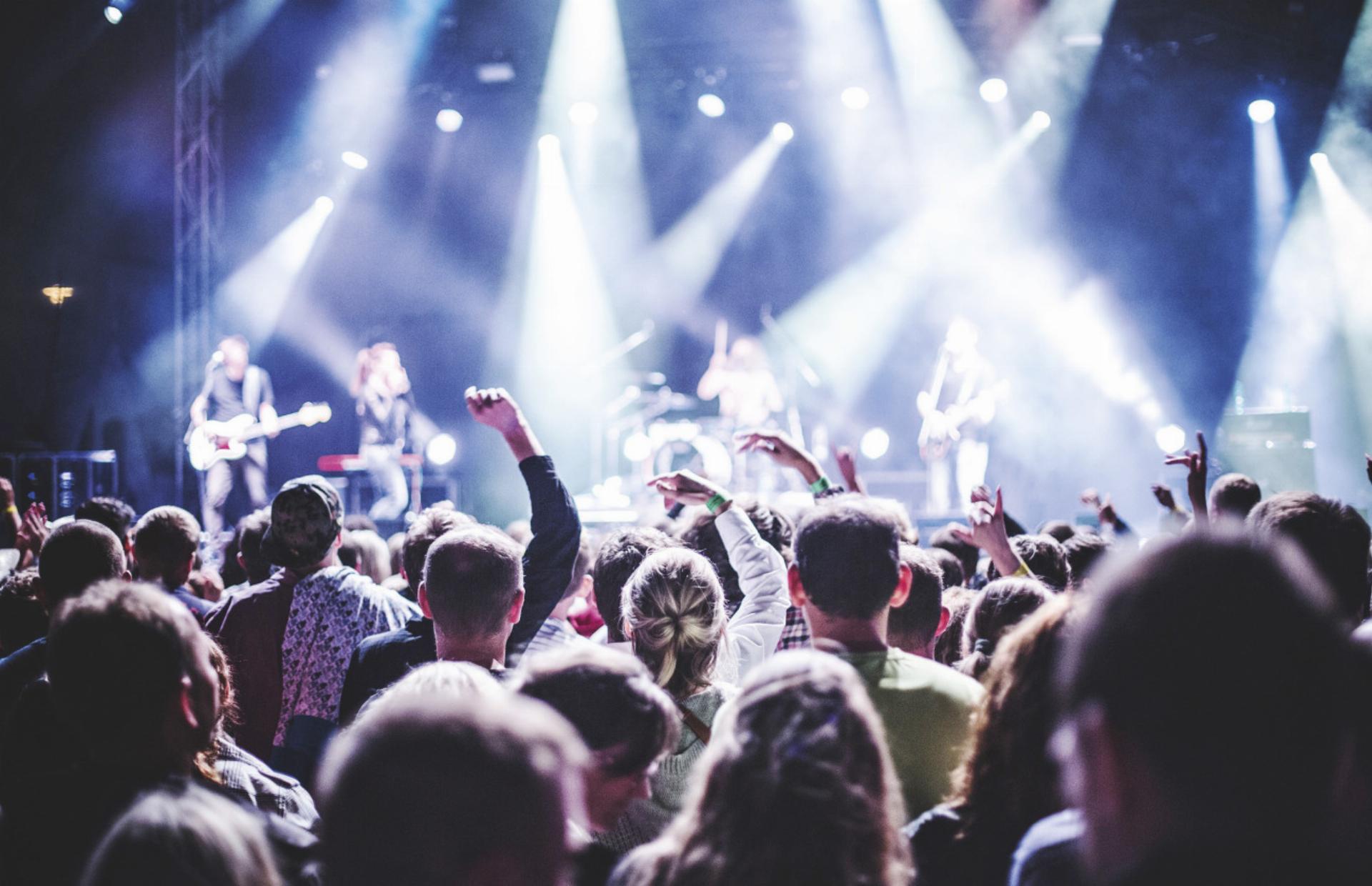 Konzerte und Festivals bringen Menschen zusammen und schaffen Gemeinschaft.
