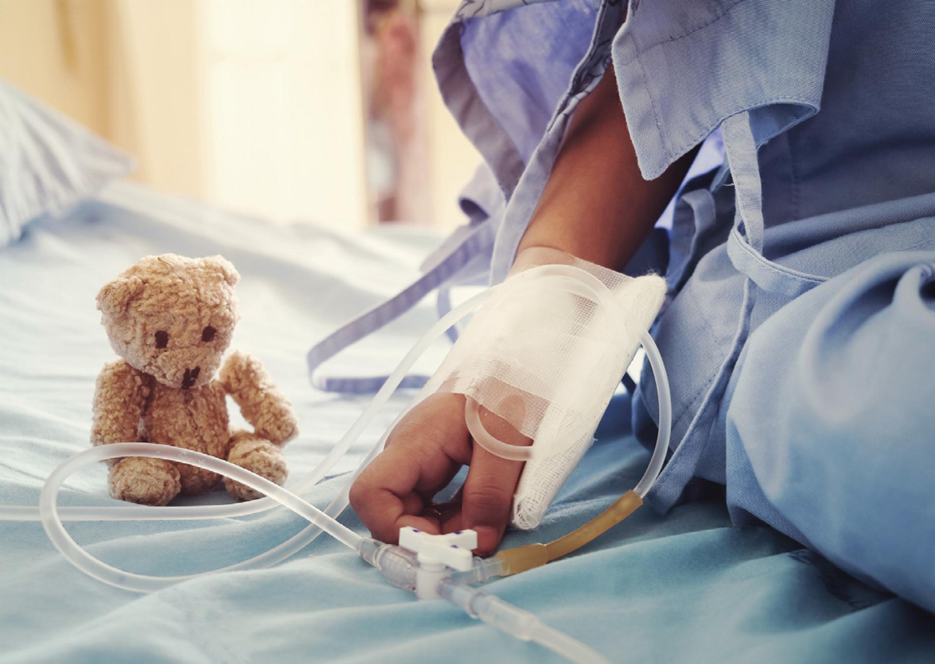 Aufgrund ihrer Leiden verbringen Elli und Levi viel Zeit im Krankenhaus. Die Spende des „Ennstaler“-Bezirkscups soll zumindest die finanziellen Sorgen lindern. Foto: Adobe Stock