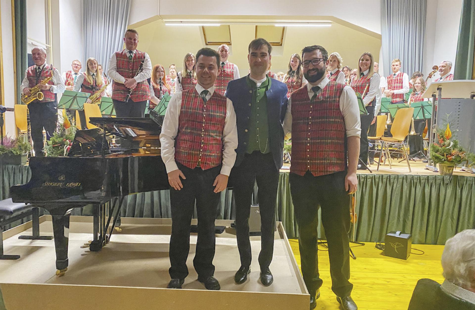 Kapellmeister Michael Schachner, Pianist Davorin Mori und Obmann Thomas Schachner (v.l.). Foto: MK Wörschach