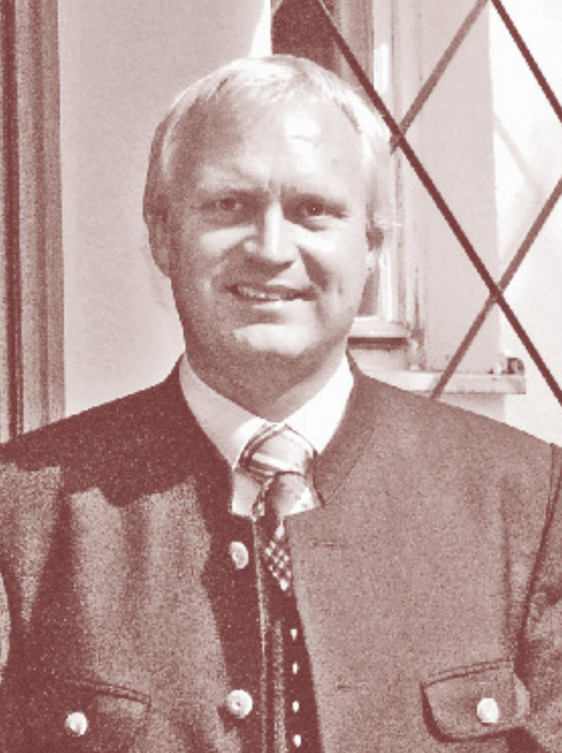 Senior Pfarrer
Dr. Gernot Hochhauser