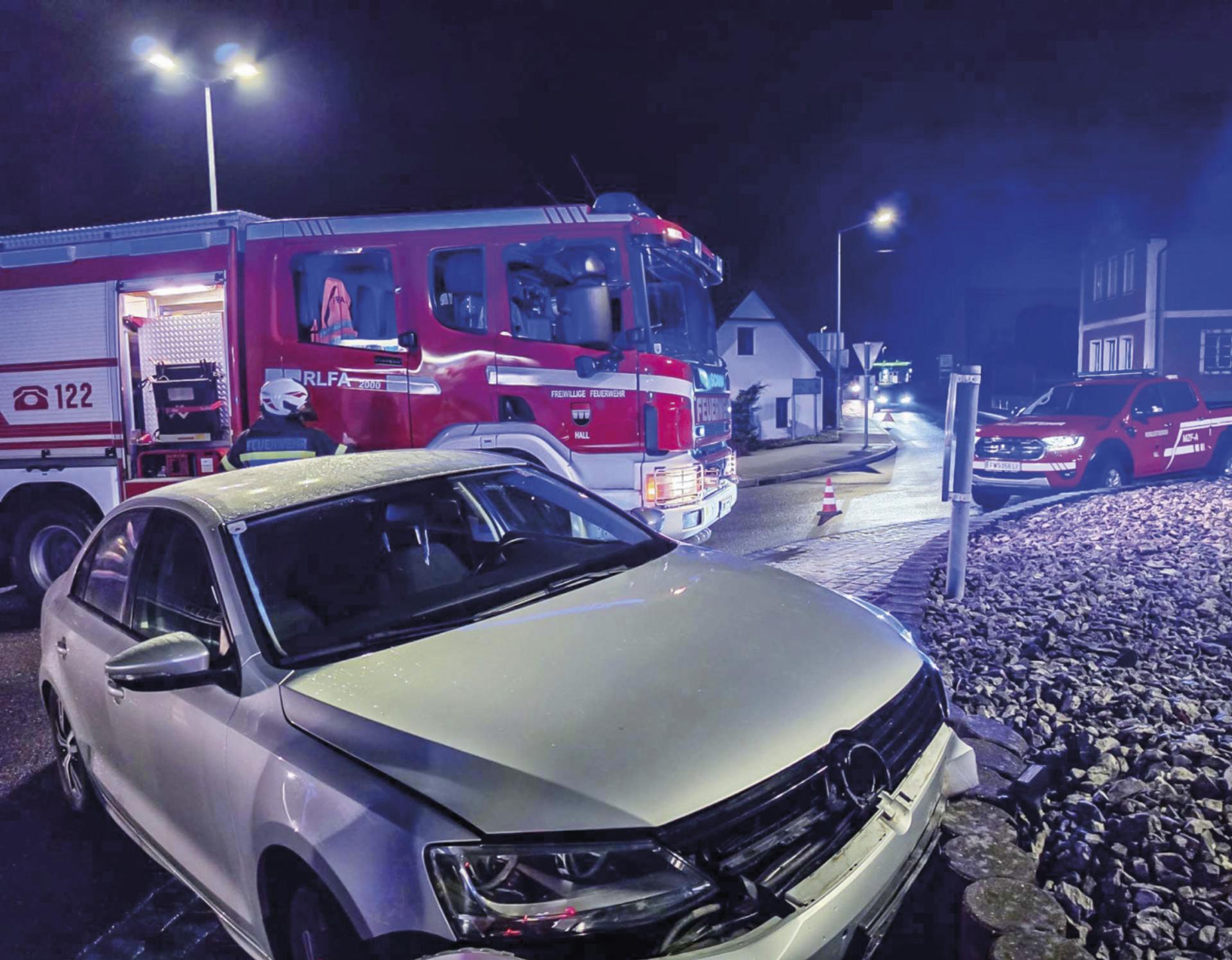 Foto: FF Hall - Das Bild wird blockiert. – Möglicherweise durch einen aktiven Adblocker.