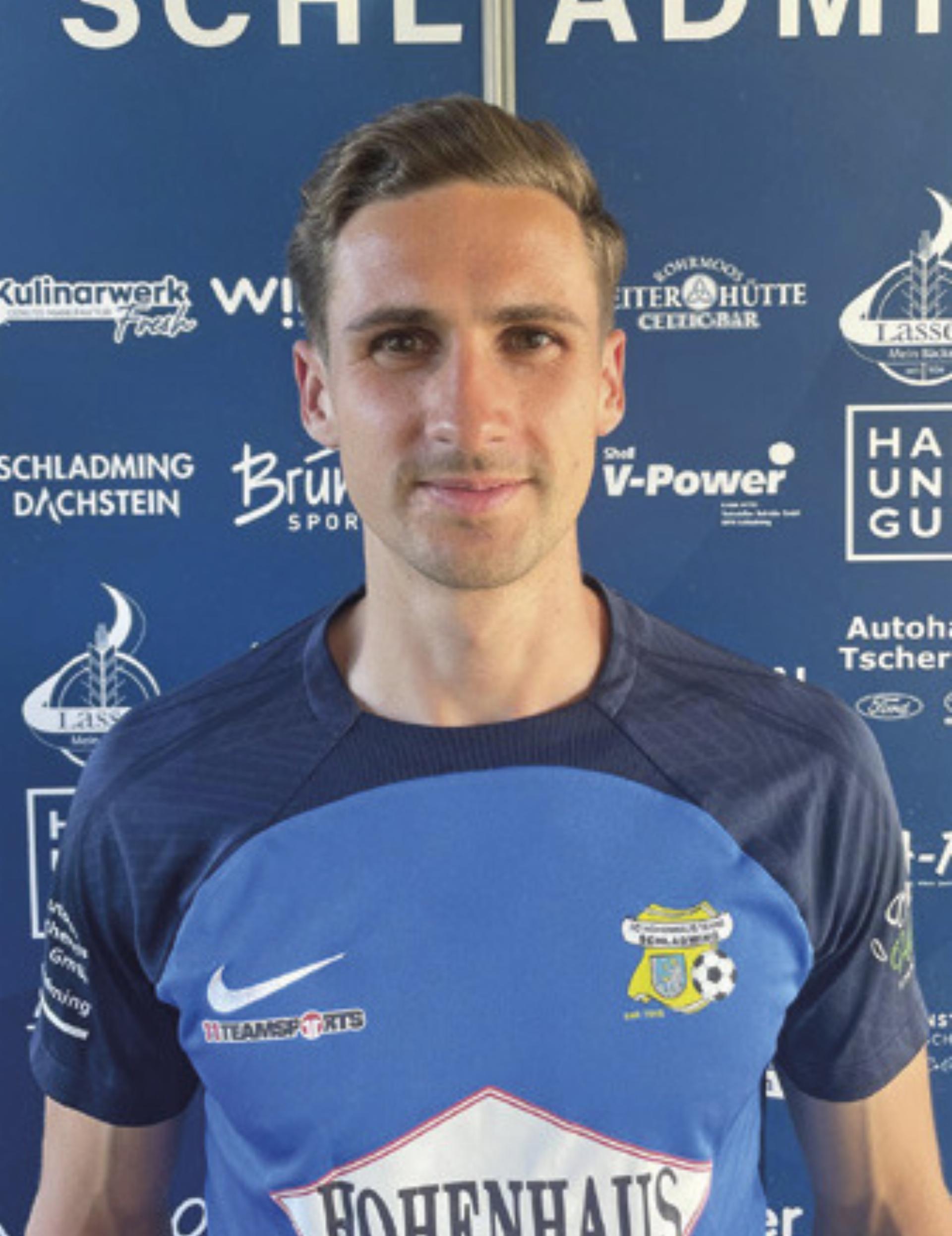 Auch Schladming-Neuzugang Luca Pistrich konnte die 0:6-Pleite gegen TSV St. Johann nicht verhindern.