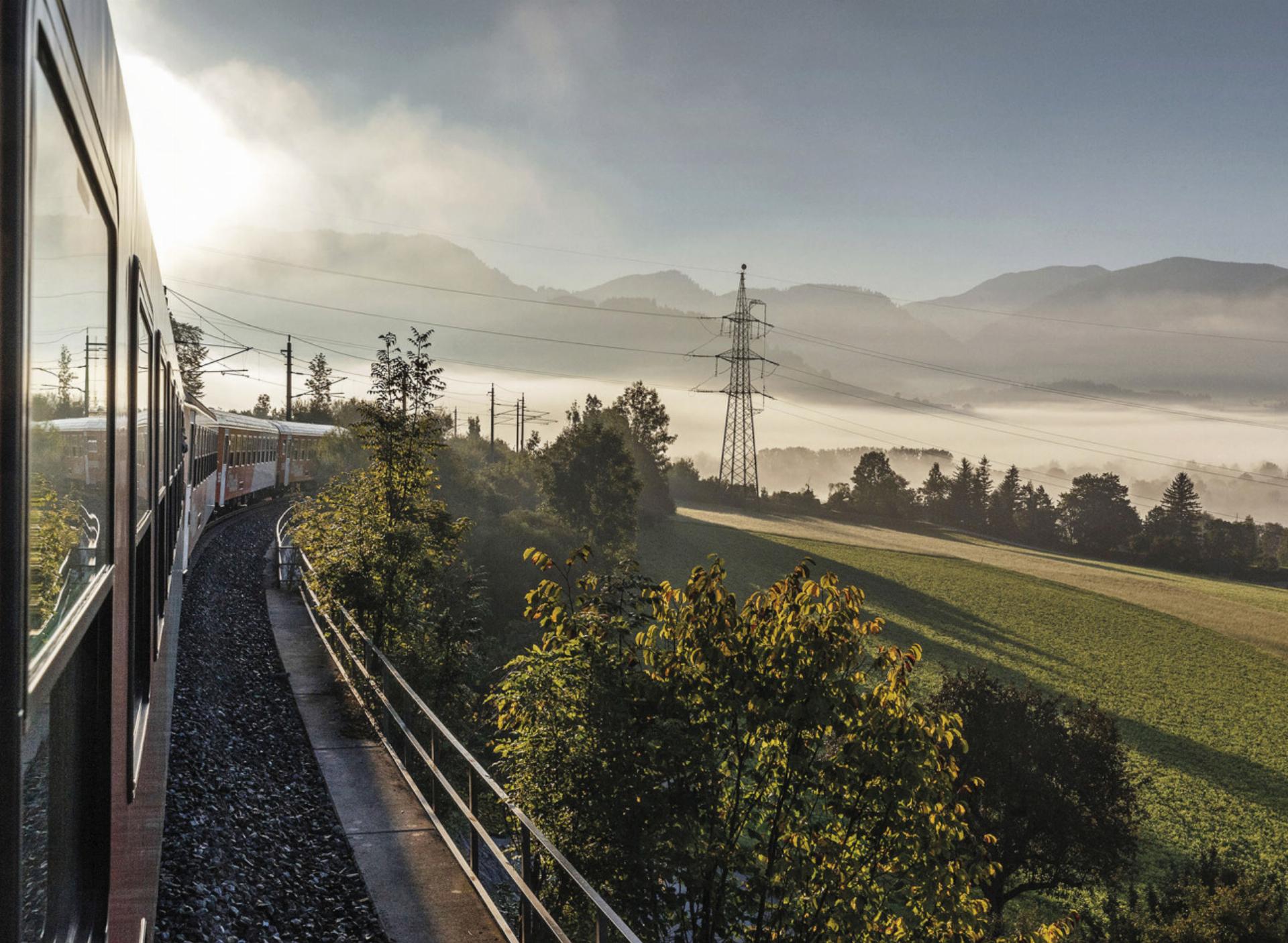 Die Grünen luden zur Pressekonferenz nach Liezen, wo sie über die Entwicklung von Mikro-ÖV und Bahnverkehr im Bezirk Liezen sprachen. 
Foto: ÖBB Katsey - Das Bild wird blockiert. – Möglicherweise durch einen aktiven Adblocker.