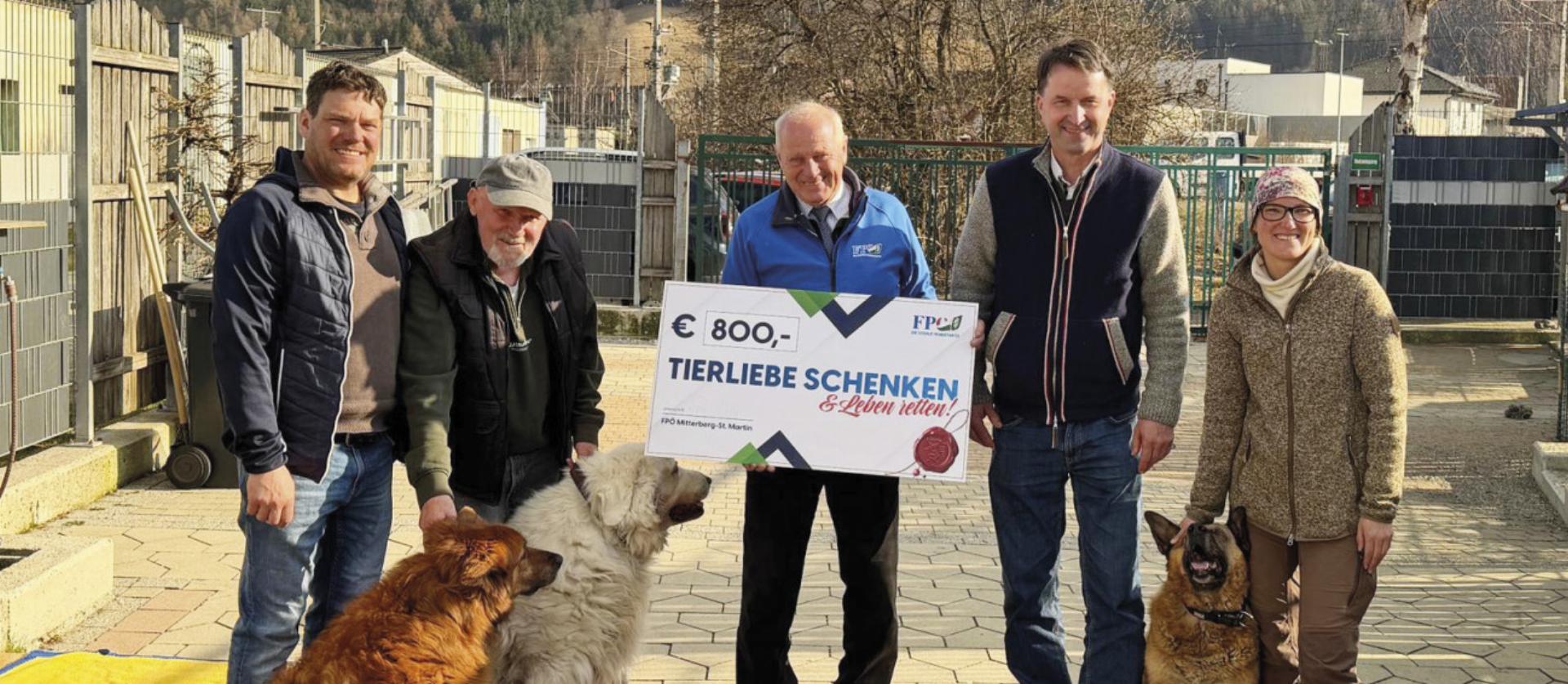BKR Thomas Marold, Tierheimbetreiber Johann Nagel, GR Fritz Schupfer, NAbg. Albert Royer und Jana Nagel. Foto: FPÖ Mitterberg-Sankt Martin - Das Bild wird blockiert. – Möglicherweise durch einen aktiven Adblocker.