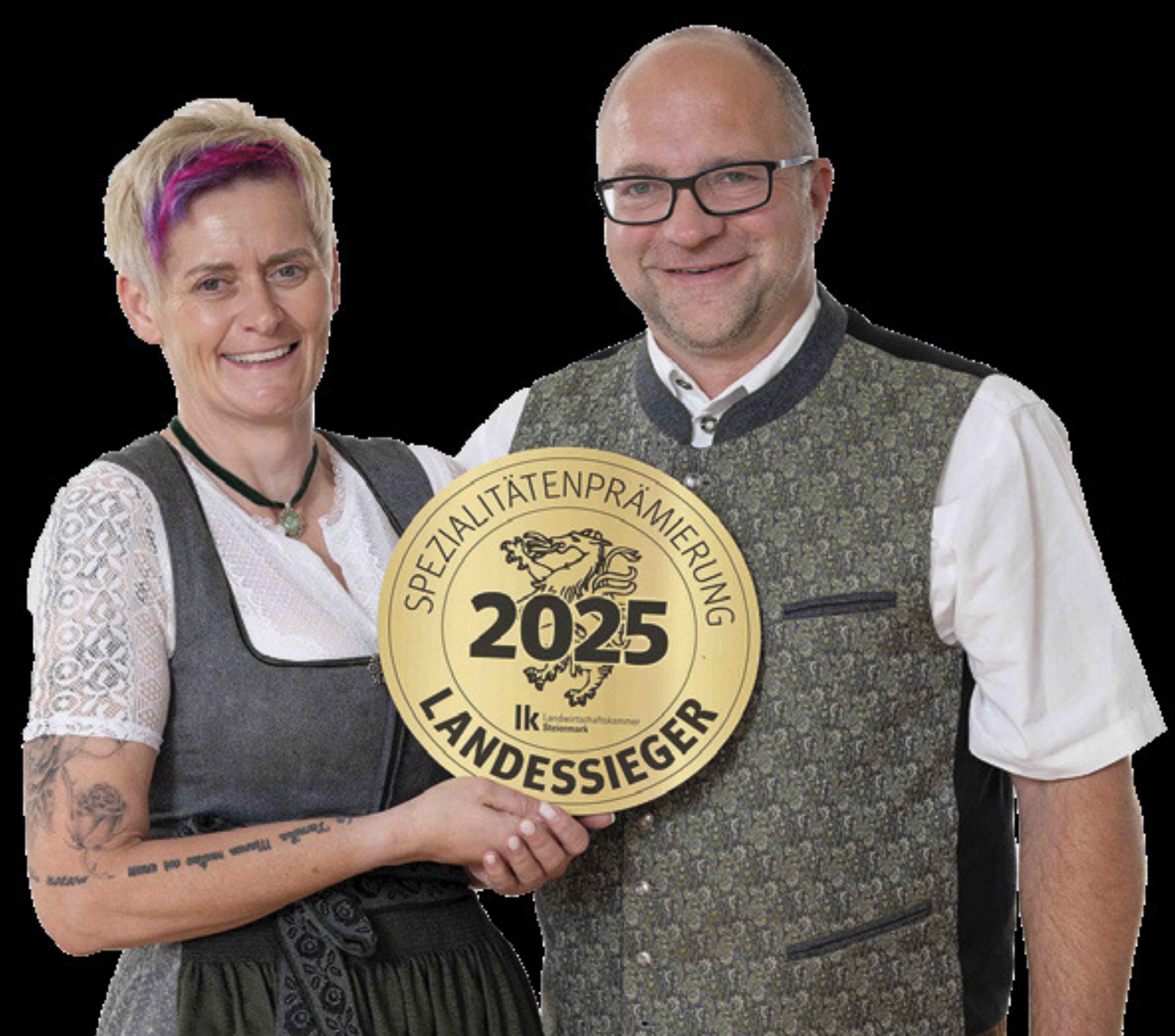 Alexandra und Gerald Perner feierten in der Kategorie „Striezel“ den Landessieg mit dem „God‘n Striezel“.

Foto: Kristoferitsch - Das Bild wird blockiert. – Möglicherweise durch einen aktiven Adblocker.