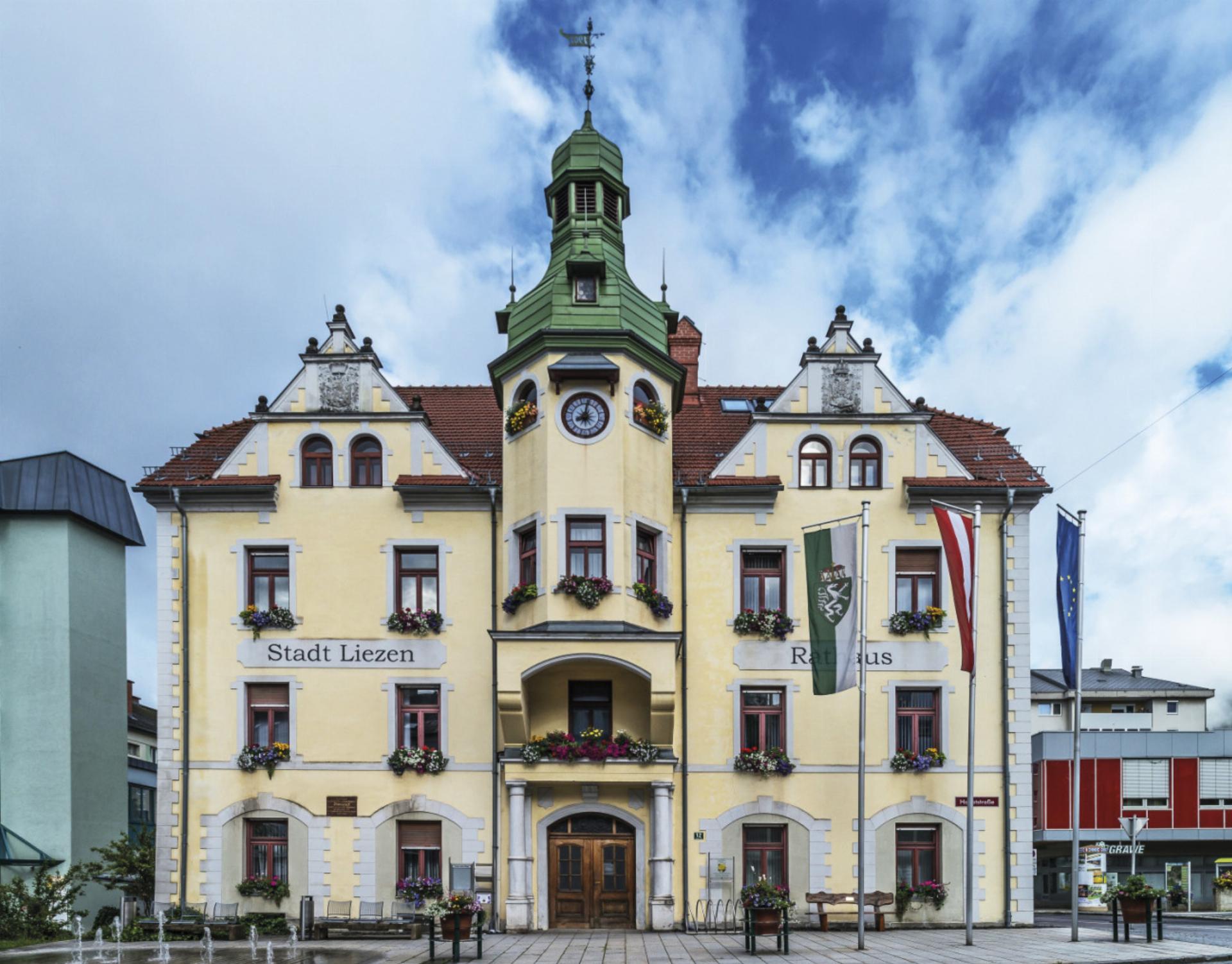Uneinigkeit im Gemeinderat: Während die SPÖ von einer Entlastung der Verkehrsflächen in der Innenstadt spricht, befürchtet man in der ÖVP eine Schwächung des Stadtkerns durch neue Parktarife. 
Foto: Manuel Capellari