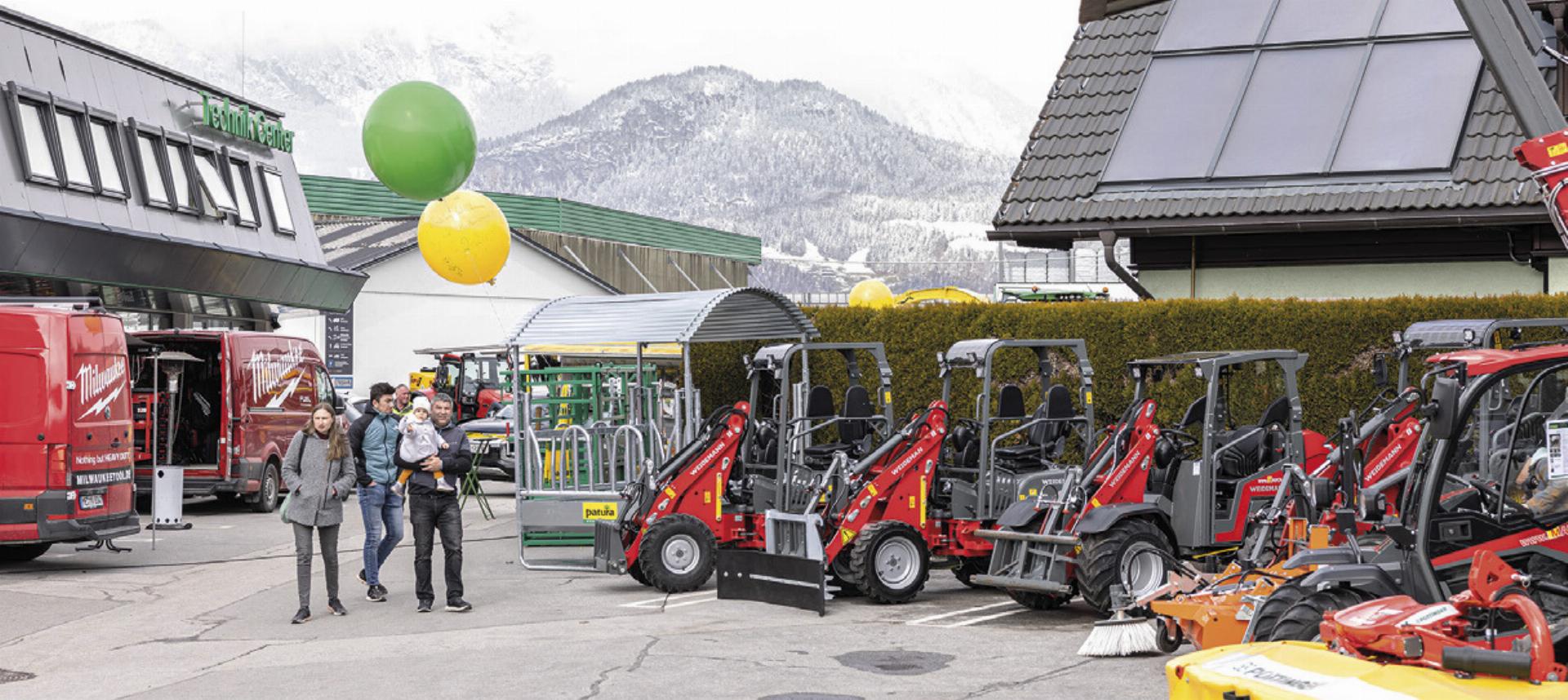 150 Maschinen gab es bei der Landmarkt-Frühlingsmesse in Aigen zu besichtigen. Foto: Landmarkt, Constanze Stangl - Das Bild wird blockiert. – Möglicherweise durch einen aktiven Adblocker.