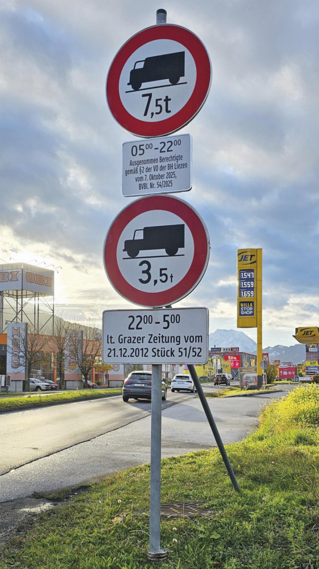 Die frisch aufgestellten Zusatztafeln enthalten einen Hinweis auf die konkreten Ausnahmebestimmungen. Die frisch aufgestellten Zusatztafeln enthalten einen Hinweis auf die konkreten Ausnahmebestimmungen.