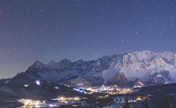 Advent und Silvester am Dachstein bietet ein exklusive Erlebnis auf 2700 Meter.

Foto: Simonlehner