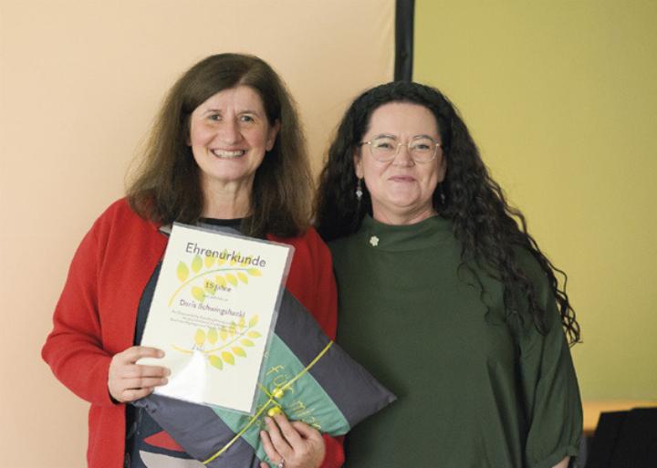 Doris Schwingshackl (li.) mit pro humanis-Geschäftsführerin Veronika Lutzmann.

Foto: © Julie Ladina