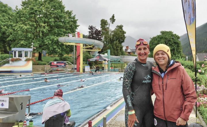 Die kühlen Temperaturen konnten die Teilnehmenden beim letzten 6-Stunden-Benefizschwimmen nicht abhalten, ins kühle Nass zu springen. 
Foto: o.K.