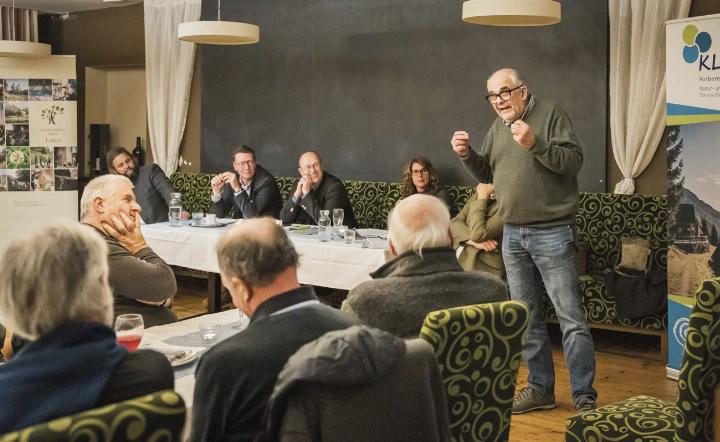 Ein Abend der Diskussion rund um die Herausforderungen und Chancen einer ökologisch ausgewogenen Wald- und Wildbewirtschaftung. Foto: B. Nachbagauer