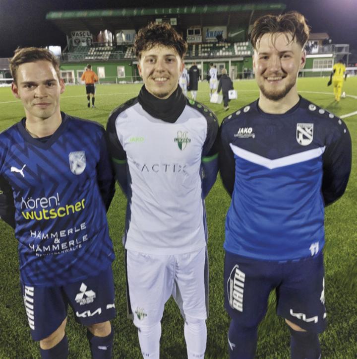 Die Torschützen beim Spiel SC Liezen gegen ATV Irdning. Von links: Dominik Pfenning (ATV Irdning), Yannick Rampler (SC Liezen), Senad Buljubasic (ATV Irdning).