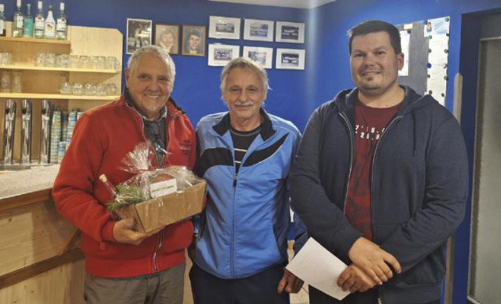Sieger Josef Bacher (links) mit WSV-Liezen-Obmannstellvertreter Thomas Lockenbauer (Mitte) und Organisator Erich Gössweiner. Foto: o.K.