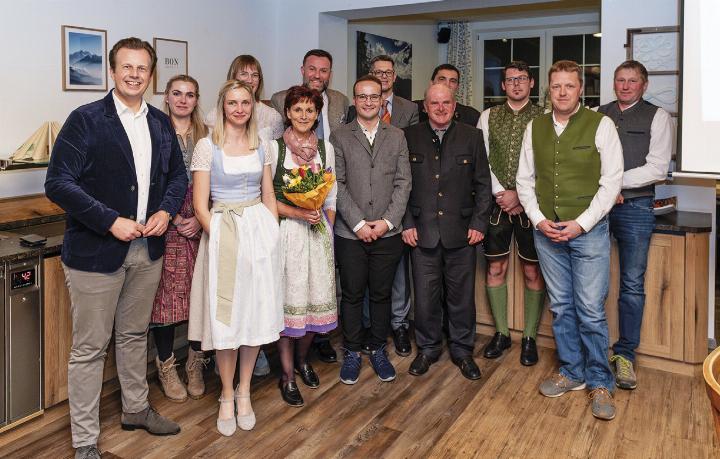 Die Kandidaten der Volkspartei Michaelerberg-Pruggern mit LR Karlheinz Kornhäusl (links).

Foto: ÖVP Michaelerberg-Pruggern