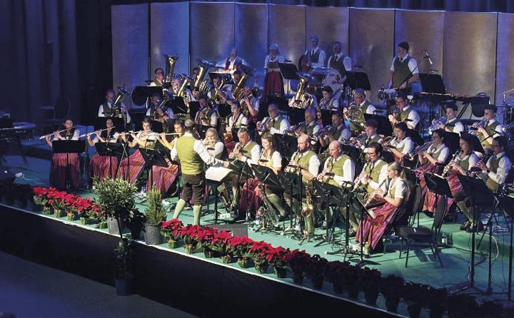 Die Marktmusikkapelle Haus im Ennstal gestaltete ein abwechslungsreiches Programm im Schladminger Congress. Foto: Ennstal TV