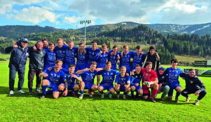 Die Mannschaft des ATV Irdning feierte gegen SV Lassing den zweiten Derbysieg im Frühjahr.