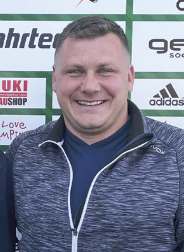 Der sportliche Leiter Christian Stangl übernimmt in der Frühjahrssaison anstelle von Gernot Stradner das Traineramt beim SC Liezen. Der sportliche Leiter Christian Stangl übernimmt in der Frühjahrssaison anstelle von Gernot Stradner das Traineramt beim SC Liezen.