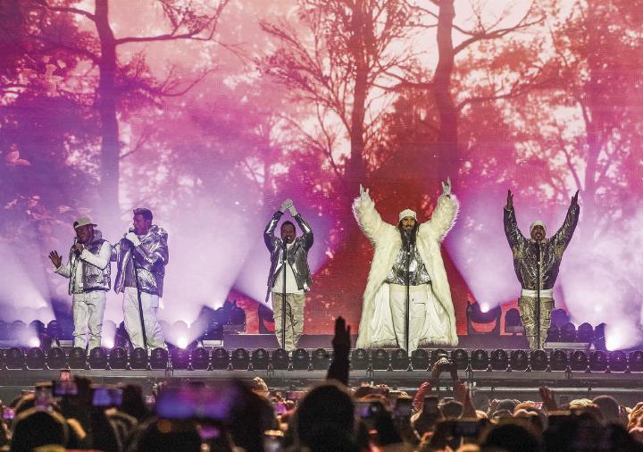 Die immense Nachfrage nach Konzerttickets für die Backstreet Boys hat viele überrascht. Drei Mal füllten die einstigen Teenie-Stars das Planai-Stadion mit jeweils mehr als 15.000 Menschen. Foto: Scharinger Die immense Nachfrage nach Konzerttickets für die Backstreet Boys hat viele überrascht. Drei Mal füllten die einstigen Teenie-Stars das Planai-Stadion mit jeweils mehr als 15.000 Menschen. Foto: Scharinger