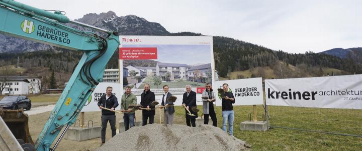 32 geförderte Wohnungen entstehen im Osten von Gröbming, gegenüber dem Reha-Zentrum. Foto: Gemeinde Gröbming