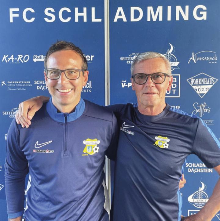 Cheftrainer Michael Aigner (links) und sein Co Raimund Kopf stehen in der neuen Saison auf der Kommandobrücke des FC Schladming.