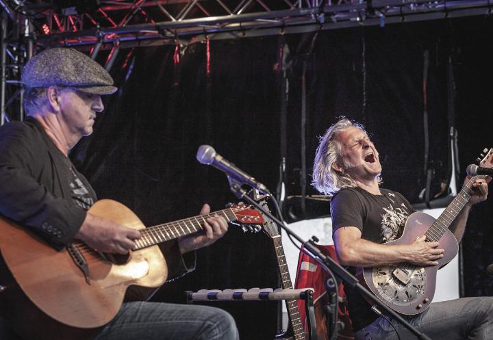 Ein akustischer Blues-Abend der Extraklasse: Sir Oliver Mally & Peter Schneider im Öblarner Kunst- und Kulturhaus. 
Foto: Thomas Heckner