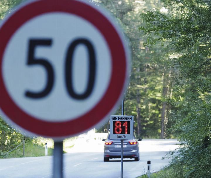 Verkehrslärm und für Besuchende bedrohliche Situationen auf der B 146: Nationalpark fordert entschärfende Maßnahmen. Foto: Herbert Wölger