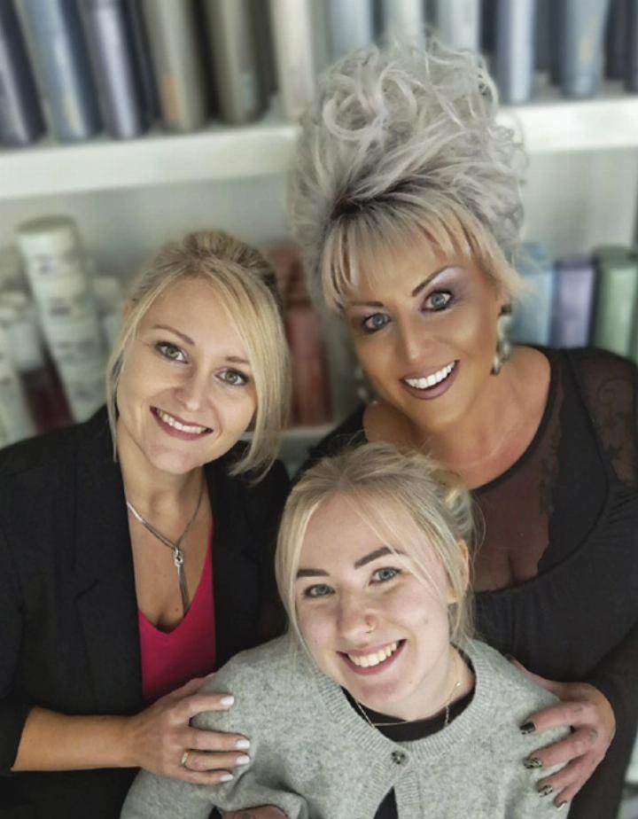 Das Dreier-Team von „Hairg’richt“: Anna Bichler, Amelie Pretscher und Tanja Schuster. bezahlte Anzeige