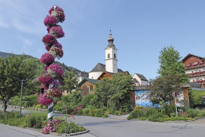 Seriensieger Haus im Ennstal und Weißenbach/Haus werden beim Blumenschmuckbewerb mit Diamant ausgezeichnet. Foto: Gemeinde Haus/E. Seriensieger Haus im Ennstal und Weißenbach/Haus werden beim Blumenschmuckbewerb mit Diamant ausgezeichnet. Foto: Gemeinde Haus/E.
