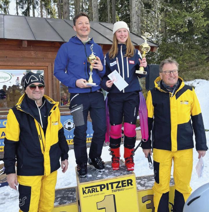 Obmann-Stv. Reinhold Kotrasch (li.) und Obmann Fredy Trinker (re.) gratulierten den beiden Vereinsmeistern.

Foto: SU Haus