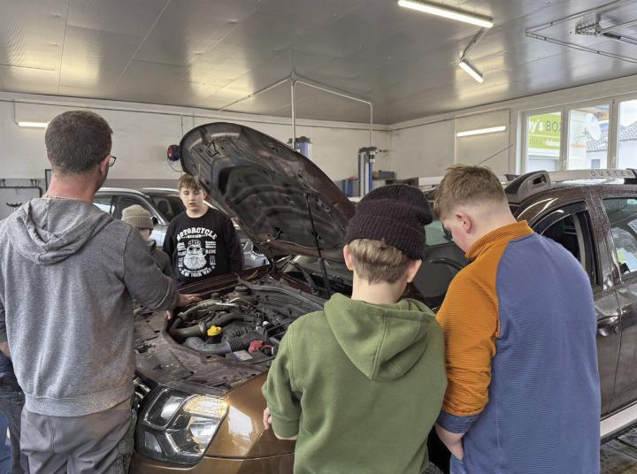 Blick hinter die Kulissen der Kfz-Werkstatt „Jimmy‘s Box“. Foto: MS Admont
