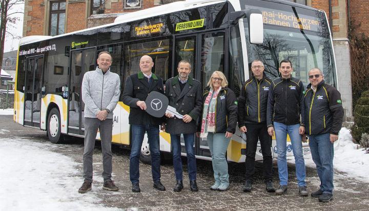 Offizielle Übergabe des neuen Linien- und Citybusses vor dem Schladminger Rathaus. Foto: Kovacsics