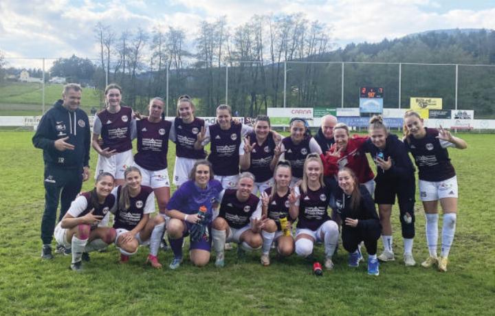 Die Spielerinnen der SG Rottenmann/Lassing jubelten nach dem 7:2-Schützenfest gegen Weinitzen über den zweiten Saisonsieg. Foto: SVR/SVL