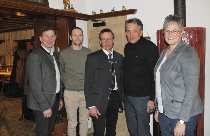 NR Bgm. Andreas Kühberger, Ferdinand Moser, Vzbgm. Karl Brandner, Bgm. Werner Schwab und Landesbäuerin Viktoria Brandner. Foto: ÖVP Sölk