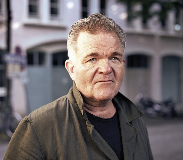 Gemeinsam mit dem evangelischen Kirchenchor Gröbming und des Chorissima Filzmoos gestaltet Cornelius Obonya einen Abend. Zwischen den Liedern der Chöre liest der Schauspieler Briefe vetriebener Protestanten aus dem 18. Jahrhundert. 
Foto: Sasha Ilushina