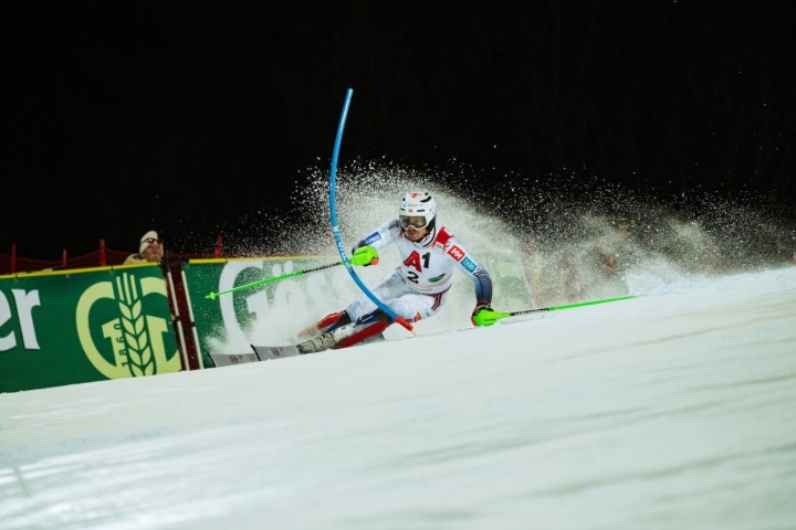 Henrik Kristoffersen gewinnt zum fünften Mal das Nightrace in Schladming. Damit ist er alleiniger Rekordhalter. Als sein Sieg feststeht, kann er Tränen der Freude nicht mehr im Zaum halten. Foto: Niko Opetnik Henrik Kristoffersen gewinnt zum fünften Mal das Nightrace in Schladming. Damit ist er alleiniger Rekordhalter. Als sein Sieg feststeht, kann er Tränen der Freude nicht mehr im Zaum halten. Foto: Niko Opetnik