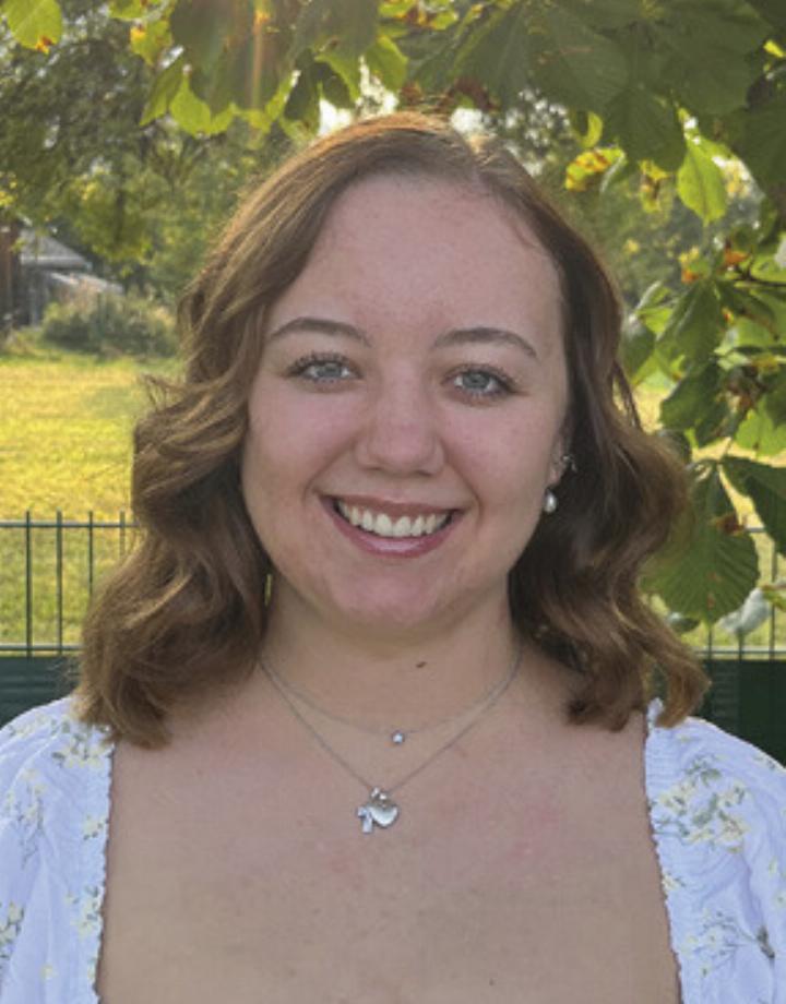Julia Götzenauer, Religionslehrerin