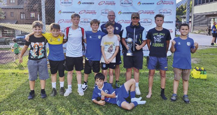 Die Nachwuchs-Kicker des SV Stein/Enns holten sich den Sieg beim Knallstein-Cup.